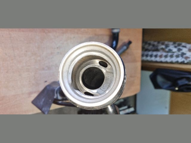 bontott TOYOTA AURIS Tankbetöltő Cső (Fém)