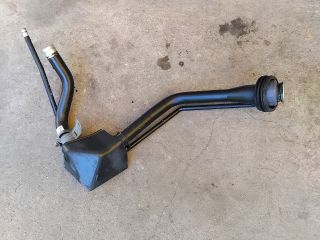 bontott TOYOTA AURIS Tankbetöltő Cső (Fém)