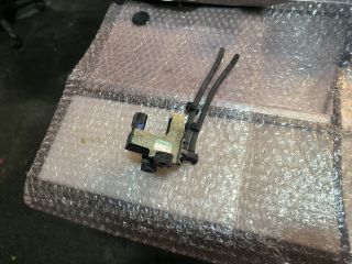 bontott TOYOTA AURIS Turbó Vákum Szelep