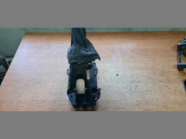 bontott TOYOTA AURIS Váltó Kulissza