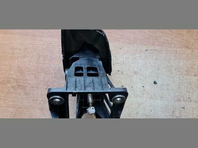 bontott TOYOTA AURIS Váltó Kulissza