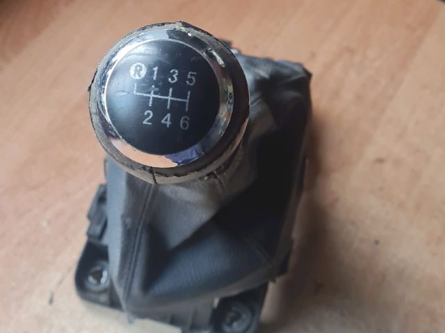 bontott TOYOTA AURIS Váltó Kulissza