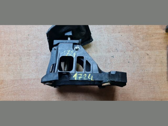 bontott TOYOTA AURIS Váltó Kulissza