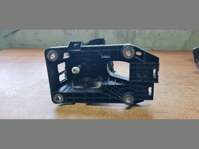 bontott TOYOTA AURIS Váltó Kulissza