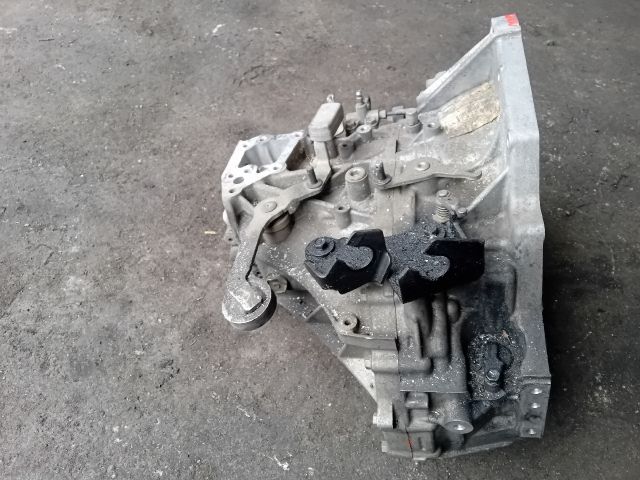 bontott TOYOTA AURIS Váltó (Mechanikus)