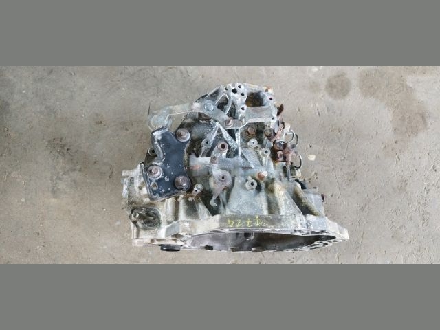 bontott TOYOTA AURIS Váltó (Mechanikus)