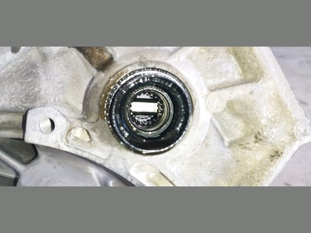 bontott TOYOTA AURIS Váltó (Mechanikus)