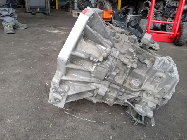 bontott TOYOTA AURIS Váltó (Mechanikus)