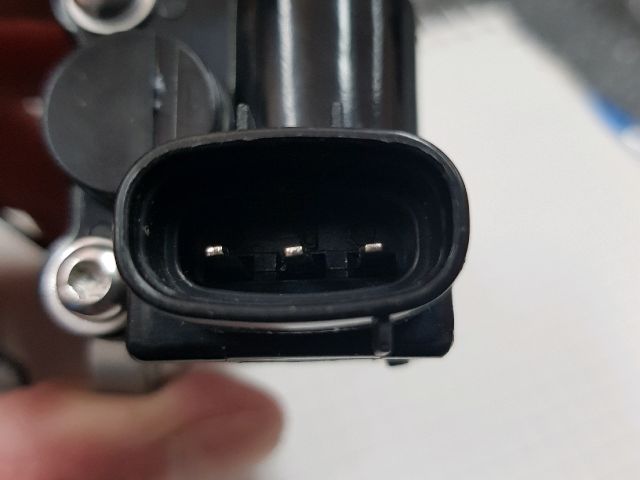 bontott TOYOTA AURIS Alapjárati Motor