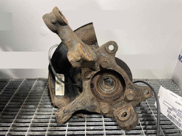 bontott TOYOTA AURIS Bal első Csonkállvány