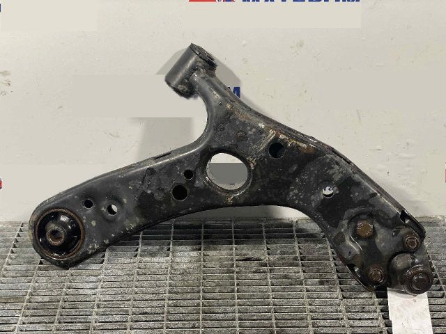 bontott TOYOTA AURIS Bal első Lengőkar