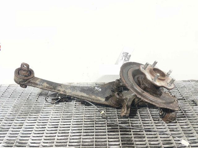 bontott TOYOTA AURIS Bal hátsó Csonkállvány