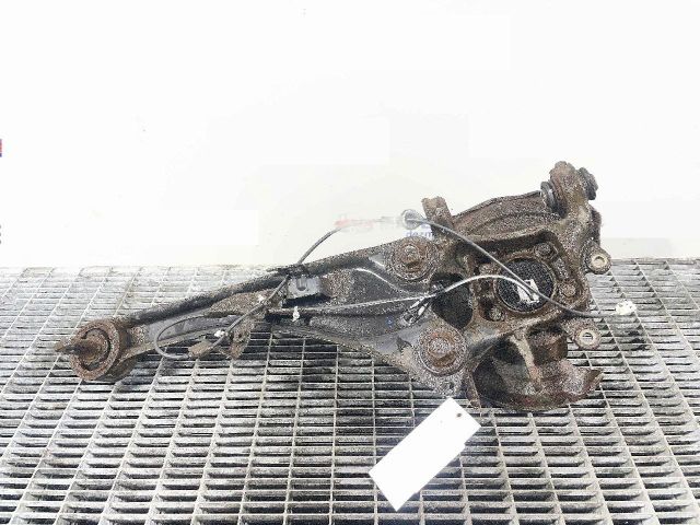 bontott TOYOTA AURIS Bal hátsó Csonkállvány