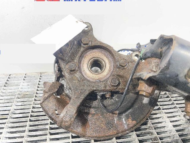 bontott TOYOTA AURIS Jobb első Csonkállvány