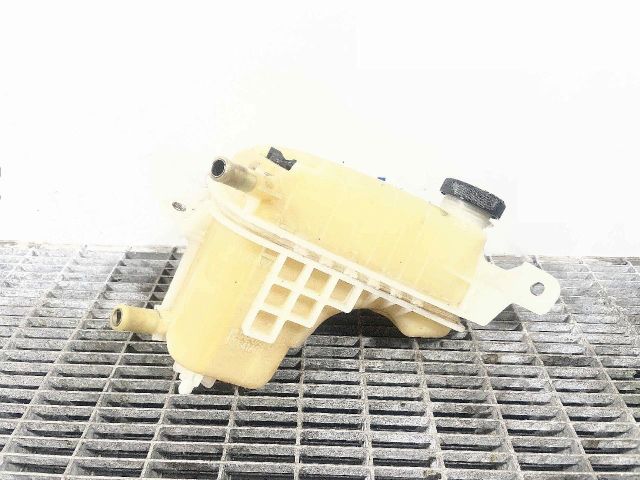 bontott TOYOTA AURIS Kiegyenlítő Tartály