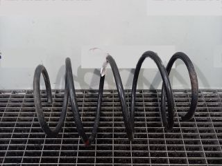 bontott TOYOTA AURIS Első Rugó