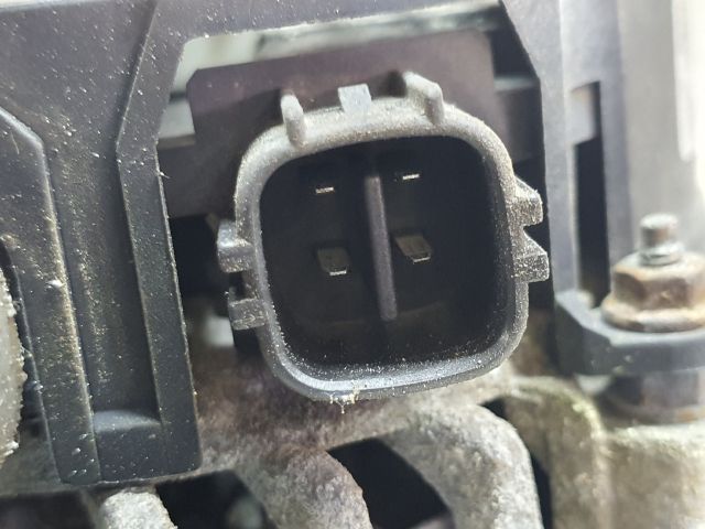 bontott TOYOTA AURIS Generátor