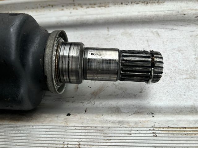 bontott TOYOTA AURIS Jobb Féltengely