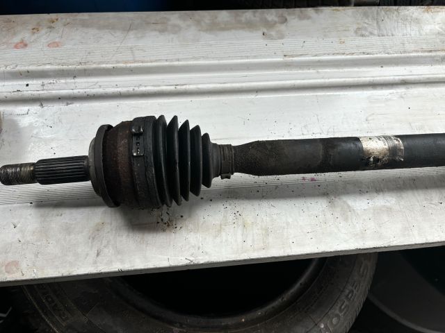 bontott TOYOTA AURIS Jobb Féltengely