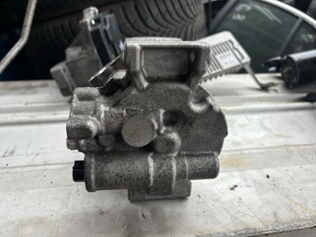 bontott TOYOTA AURIS Klímakompresszor