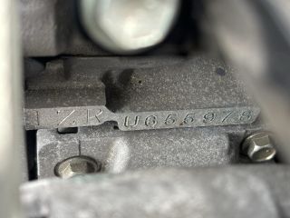 bontott TOYOTA AURIS Komplett Motor (Segédberendezésekkel)