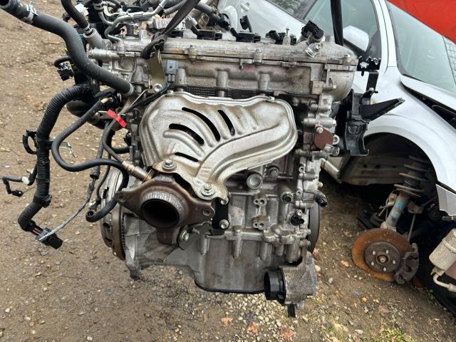 bontott TOYOTA AURIS Komplett Motor (Segédberendezésekkel)