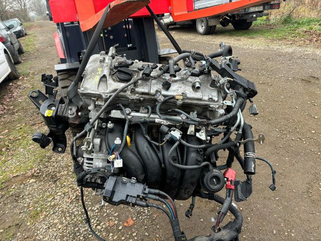 bontott TOYOTA AURIS Komplett Motor (Segédberendezésekkel)