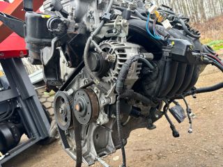 bontott TOYOTA AURIS Komplett Motor (Segédberendezésekkel)