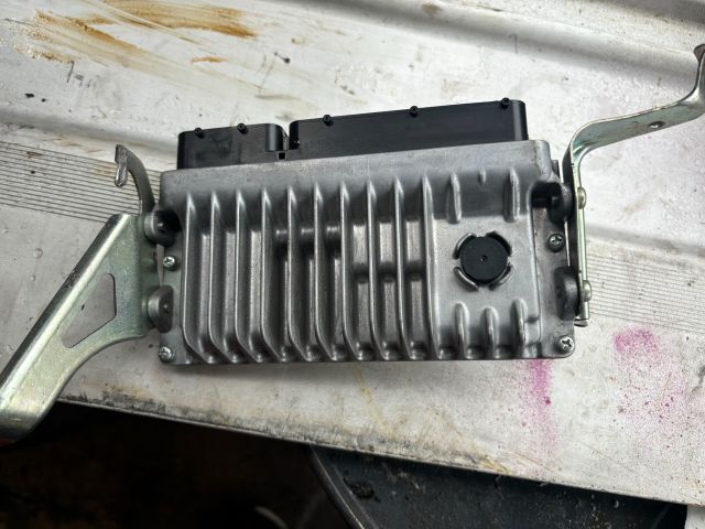 bontott TOYOTA AURIS Motorvezérlő