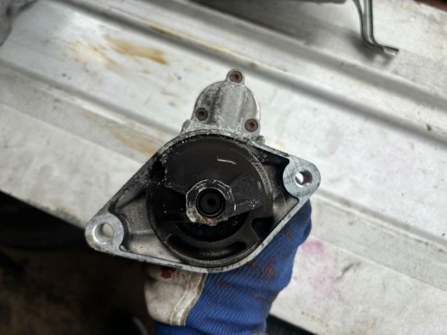 bontott TOYOTA AURIS Önindító