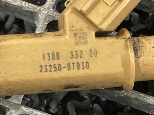 bontott TOYOTA AURIS Porlasztó (1 db)