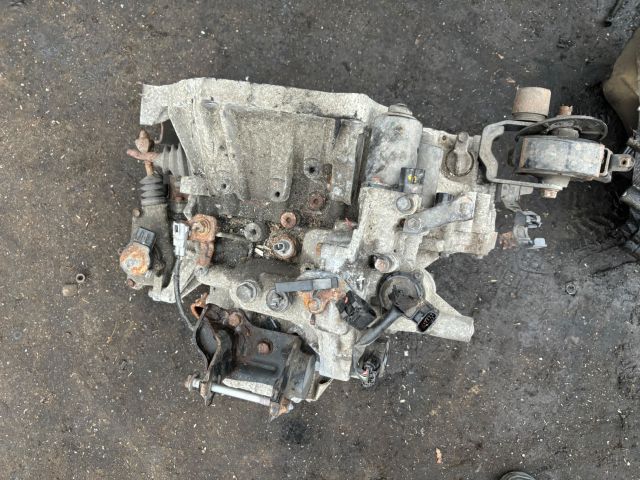 bontott TOYOTA AURIS Váltó (Mechanikus)