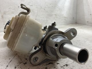 bontott TOYOTA AURIS Főfékhenger