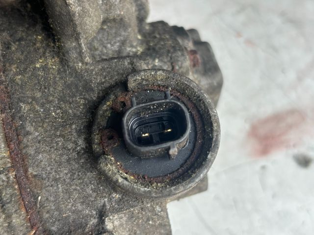 bontott TOYOTA AURIS Klímakompresszor