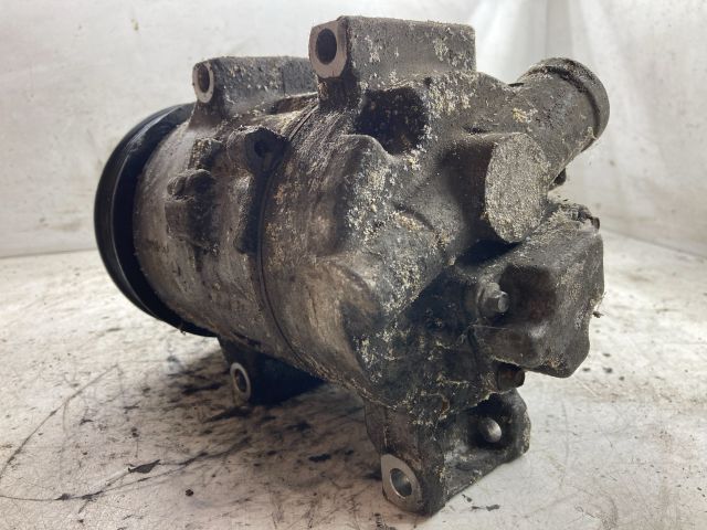 bontott TOYOTA AURIS Klímakompresszor