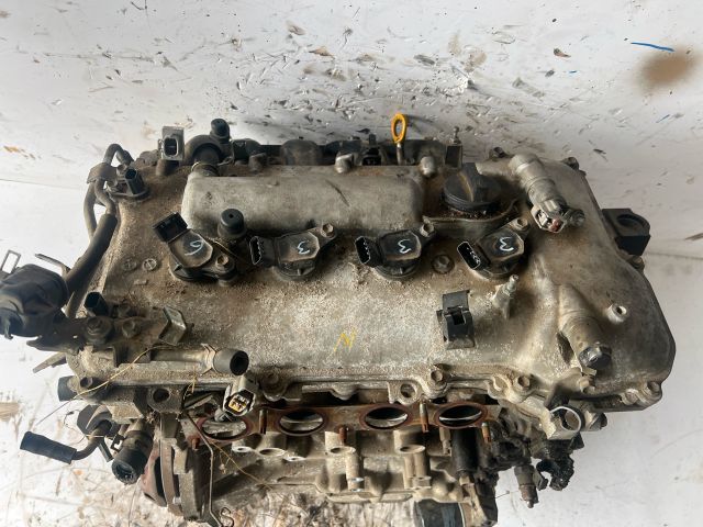 bontott TOYOTA AURIS Motor (Fűzött blokk hengerfejjel)