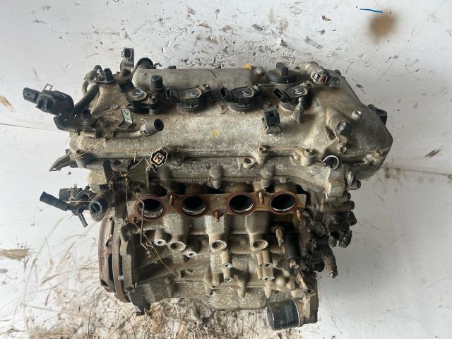 bontott TOYOTA AURIS Motor (Fűzött blokk hengerfejjel)