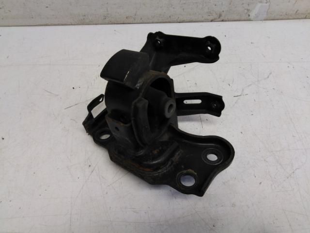 bontott TOYOTA AURIS Váltó Tartó Bak (Pozíciófüggetlen)