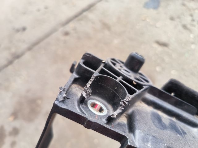 bontott TOYOTA AURIS Hűtőventilátor Keret