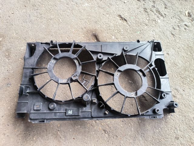 bontott TOYOTA AURIS Hűtőventilátor Keret