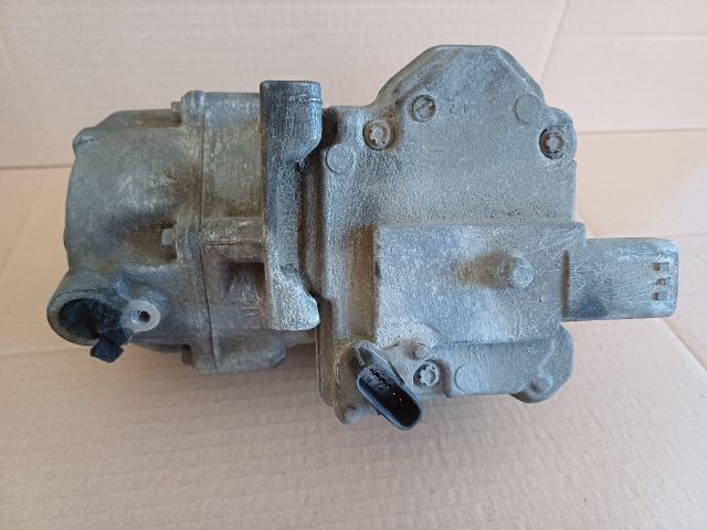 bontott TOYOTA AURIS Klímakompresszor