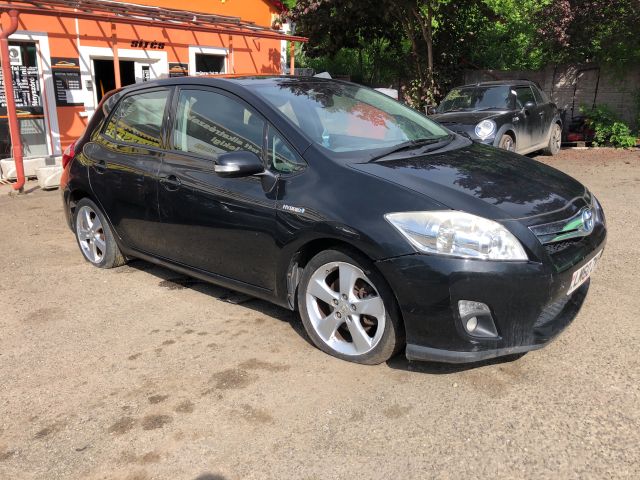 bontott TOYOTA AURIS Motor (Fűzött blokk hengerfejjel)