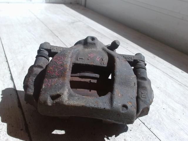 bontott TOYOTA AURIS Bal első Féknyereg Munkahengerrel