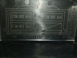 bontott TOYOTA AURIS Biztosítéktábla Motortér