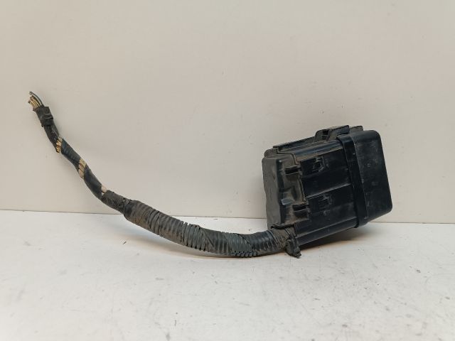 bontott TOYOTA AURIS Biztosítéktábla Motortér