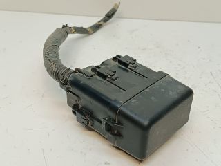 bontott TOYOTA AURIS Biztosítéktábla Motortér