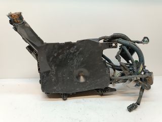 bontott TOYOTA AURIS Biztosítéktábla Motortér