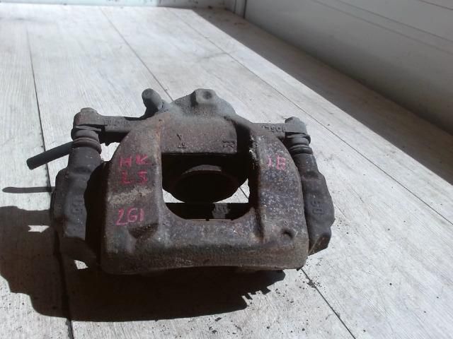 bontott TOYOTA AURIS Jobb első Féknyereg Munkahengerrel