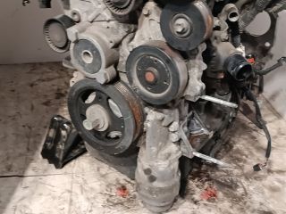 bontott TOYOTA AURIS Komplett Motor (Segédberendezésekkel)