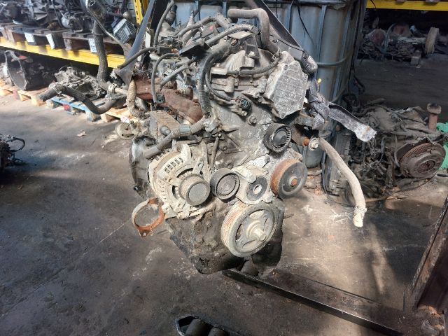 bontott TOYOTA AURIS Komplett Motor (Segédberendezésekkel)